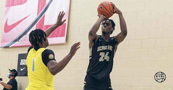 Mackenzie Mgbako had a dominant summer in the Nike EYBL.